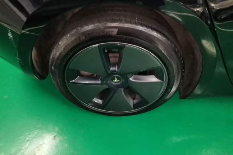 Used Tesla Model 3 2022 Rear-Wheel-Drive Version Right Rear Wheel Hub