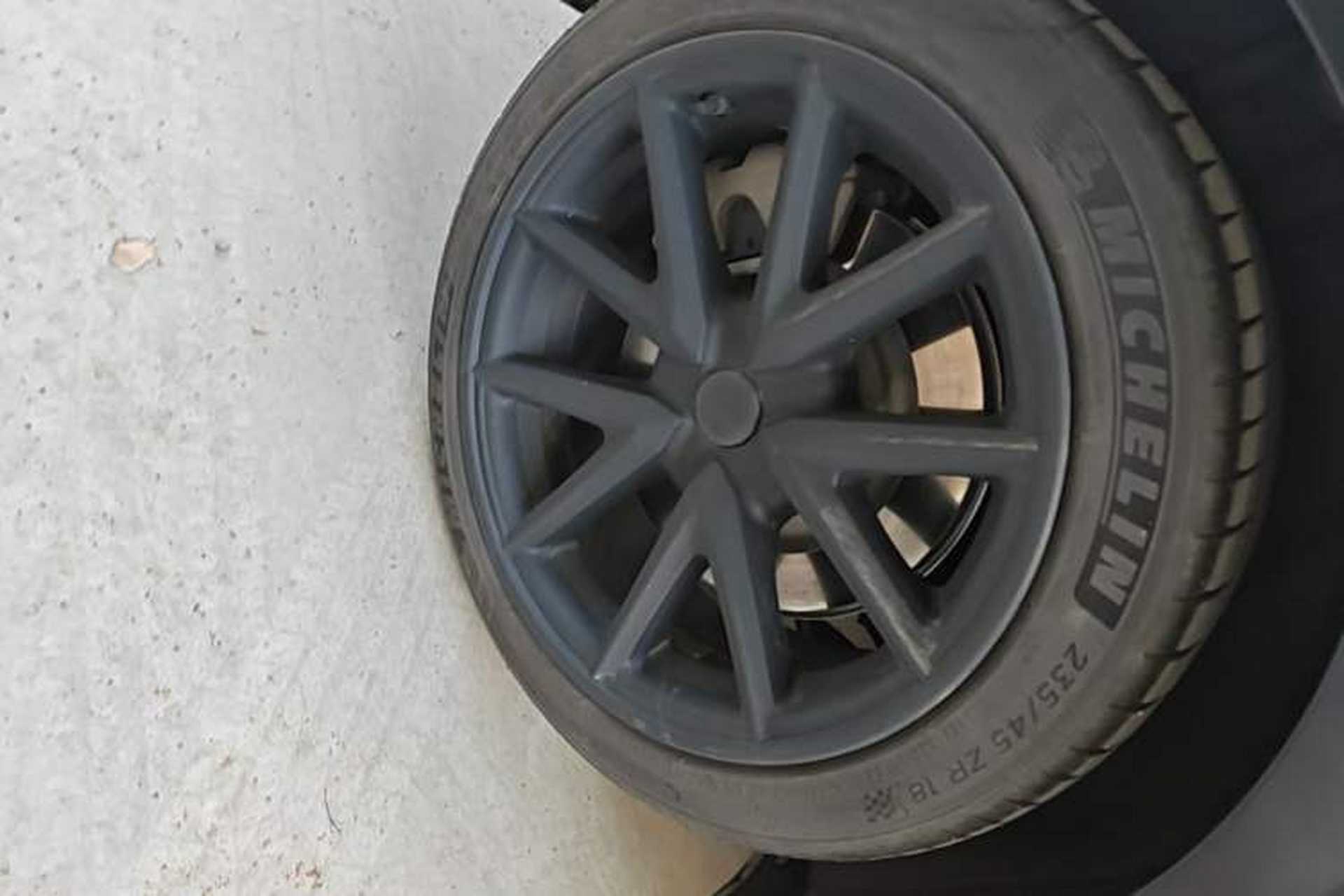 Used Tesla Model 3 2022 Rear-Wheel-Drive Version Right Rear Wheel Hub