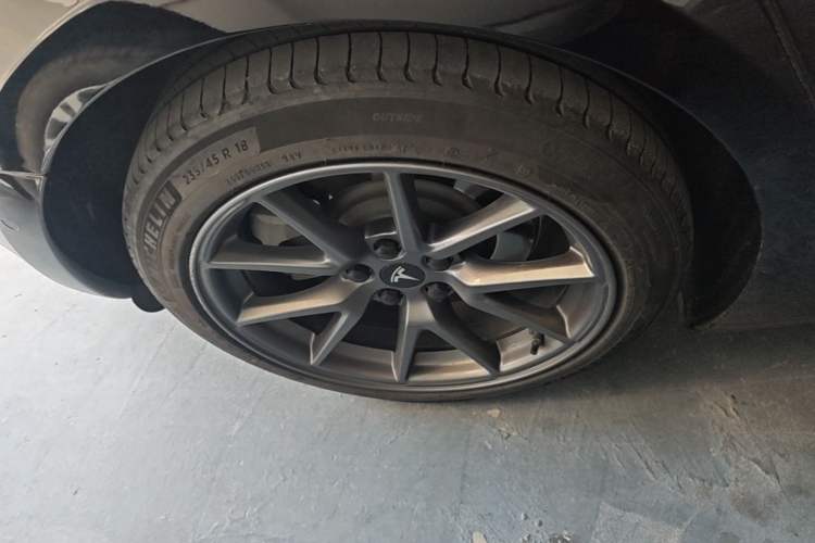 Used Tesla Model 3 2022 Rear-Wheel-Drive Version Right Rear Wheel Hub