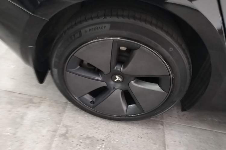 Used Tesla Model 3 2022 Rear-Wheel-Drive Version Right Rear Wheel Hub