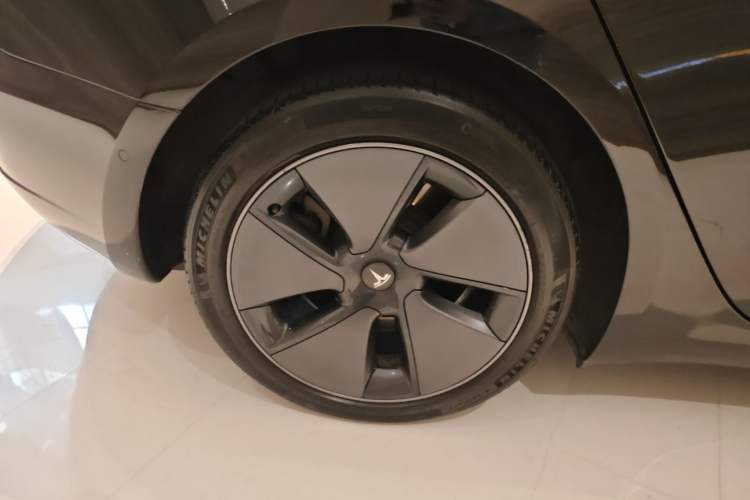 Used Tesla Model 3 2022 Rear-Wheel-Drive Version Right Rear Wheel Hub