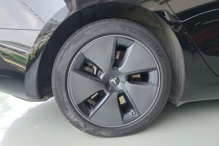 Used Tesla Model 3 2022 Rear-Wheel-Drive Version Right Rear Wheel Hub