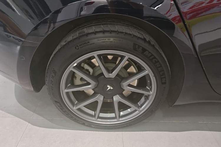 Used Tesla Model 3 2022 Rear-Wheel-Drive Version Right Rear Wheel Hub