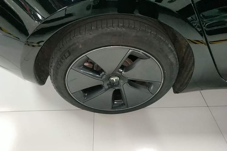 Used Tesla Model 3 2022 Rear-Wheel-Drive Version Right Rear Wheel Hub
