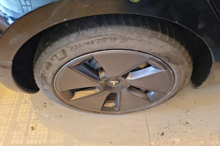 Used Tesla Model 3 2022 Rear-Wheel-Drive Version Right Rear Wheel Hub