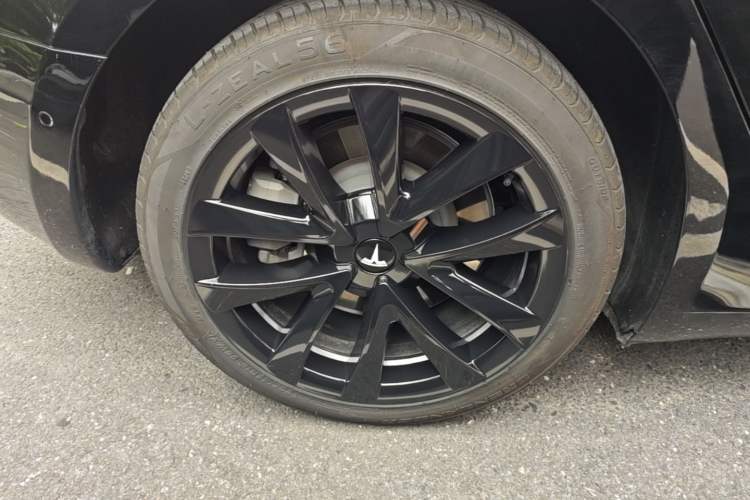 Used Tesla Model 3 2022 Rear-Wheel-Drive Version Right Rear Wheel Hub