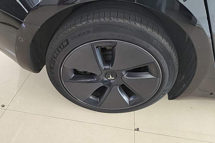 Used Tesla Model 3 2022 Rear-Wheel-Drive Version Right Rear Wheel Hub