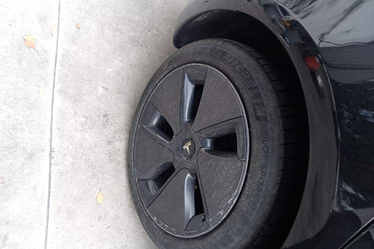 Used Tesla Model 3 2022 Rear-Wheel-Drive Version Right Rear Wheel Hub