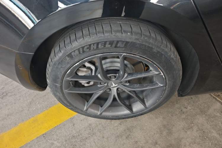 Used Tesla Model 3 2022 Rear-Wheel-Drive Version Right Rear Wheel Hub