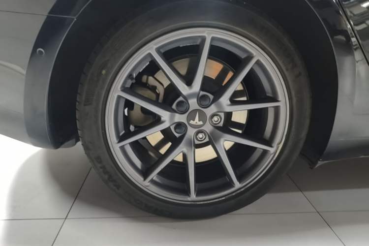 Used Tesla Model 3 2022 Rear-Wheel-Drive Version Right Rear Wheel Hub