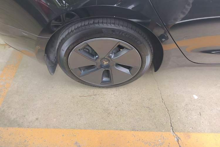 Used Tesla Model 3 2022 Rear-Wheel-Drive Version Right Rear Wheel Hub