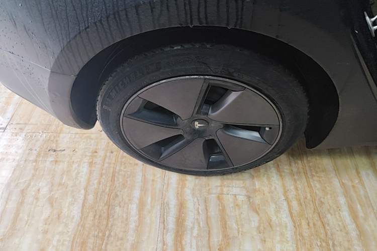 Used Tesla Model 3 2022 Rear-Wheel-Drive Version Right Rear Wheel Hub