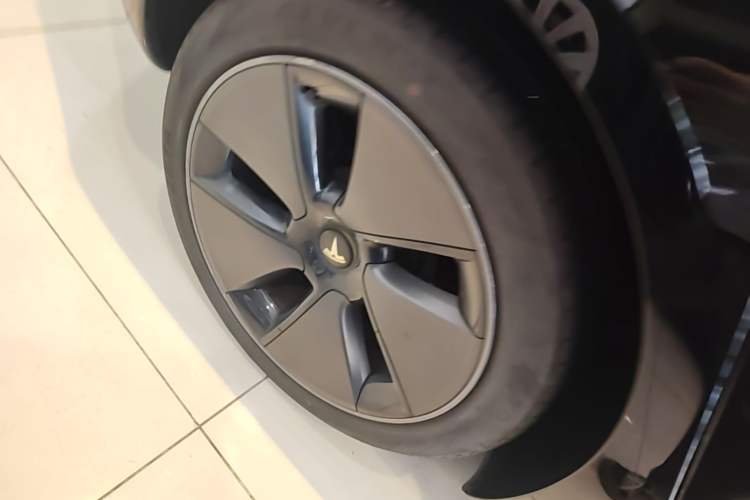 Used Tesla Model 3 2022 Rear-Wheel-Drive Version Right Rear Wheel Hub