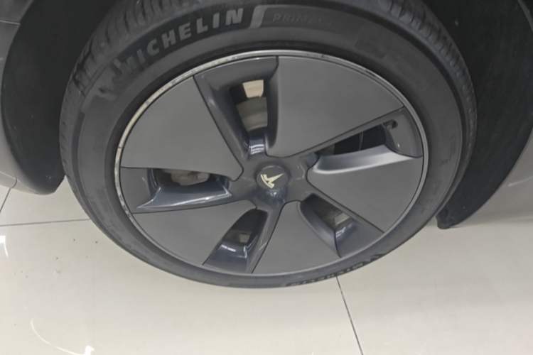 Used Tesla Model 3 2022 Rear-Wheel-Drive Version Right Rear Wheel Hub