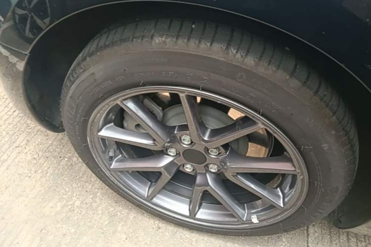 Used Tesla Model 3 2022 Rear-Wheel-Drive Version Right Rear Wheel Hub