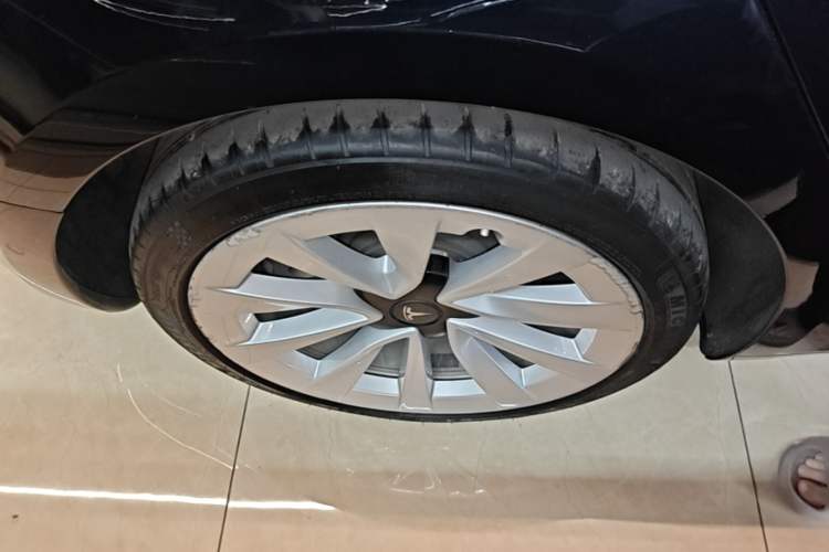 Used Tesla Model 3 2022 Rear-Wheel-Drive Version Right Rear Wheel Hub