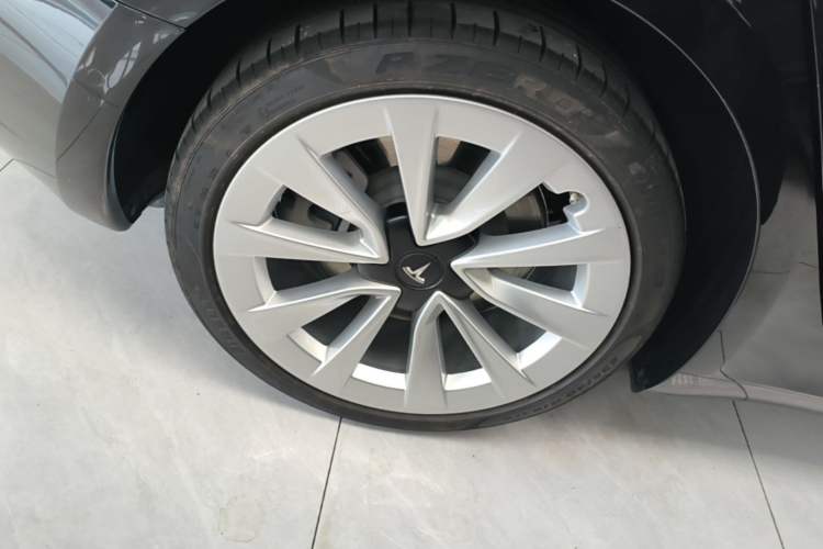 Used Tesla Model 3 2022 Rear-Wheel-Drive Version Right Rear Wheel Hub