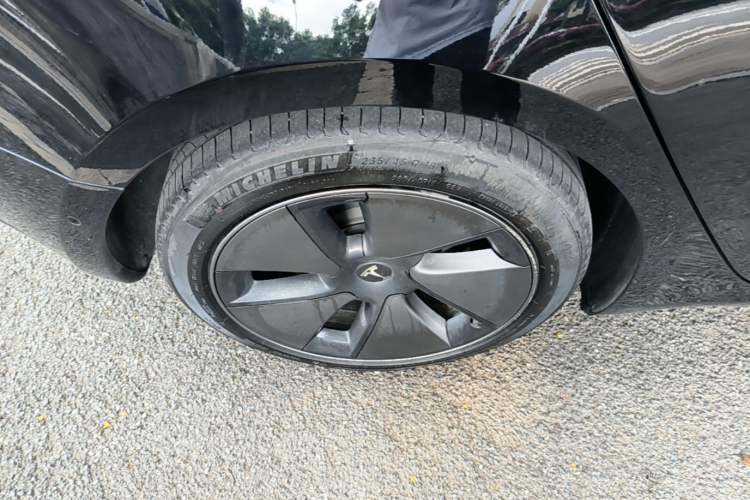 Used Tesla Model 3 2022 Rear-Wheel-Drive Version Right Rear Wheel Hub