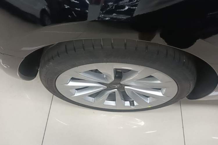 Used Tesla Model 3 2022 Rear-Wheel-Drive Version Right Rear Wheel Hub