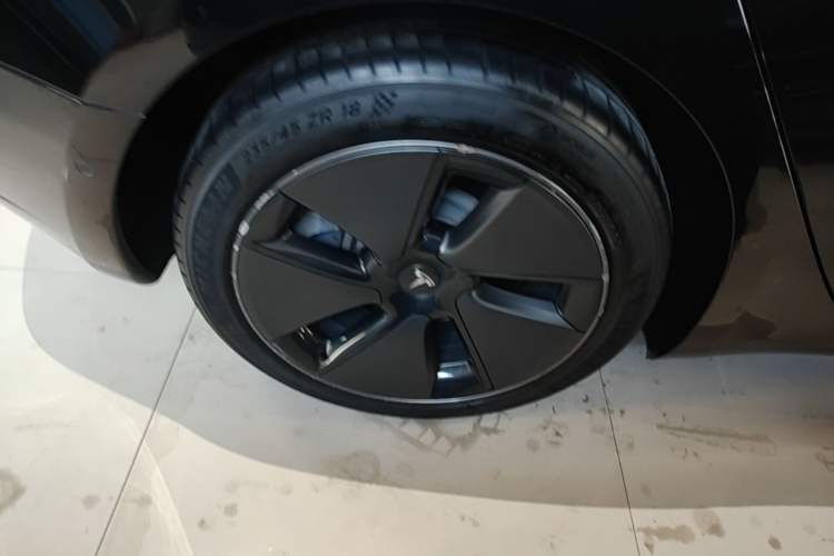 Used Tesla Model 3 2022 Rear-Wheel-Drive Version Right Rear Wheel Hub