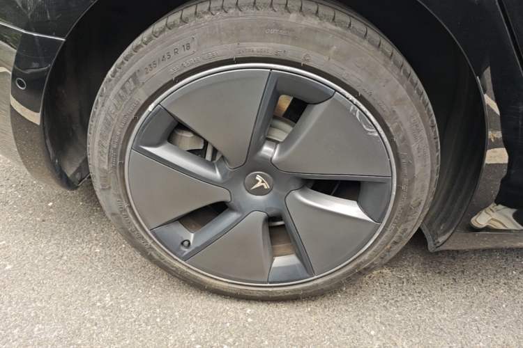 Used Tesla Model 3 2022 Rear-Wheel-Drive Version Right Rear Wheel Hub