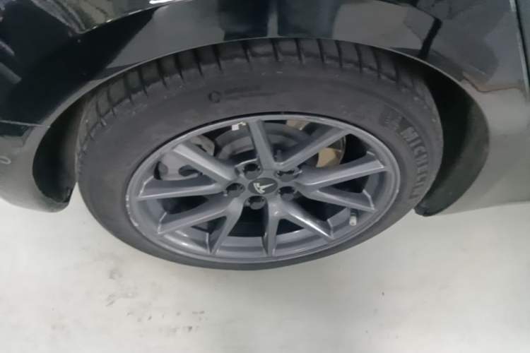 Used Tesla Model 3 2022 Rear-Wheel-Drive Version Right Rear Wheel Hub