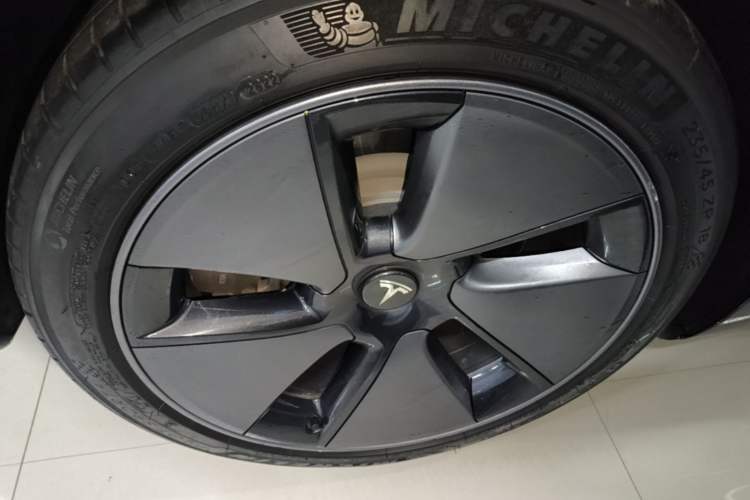 Used Tesla Model 3 2022 Rear-Wheel-Drive Version Right Rear Wheel Hub