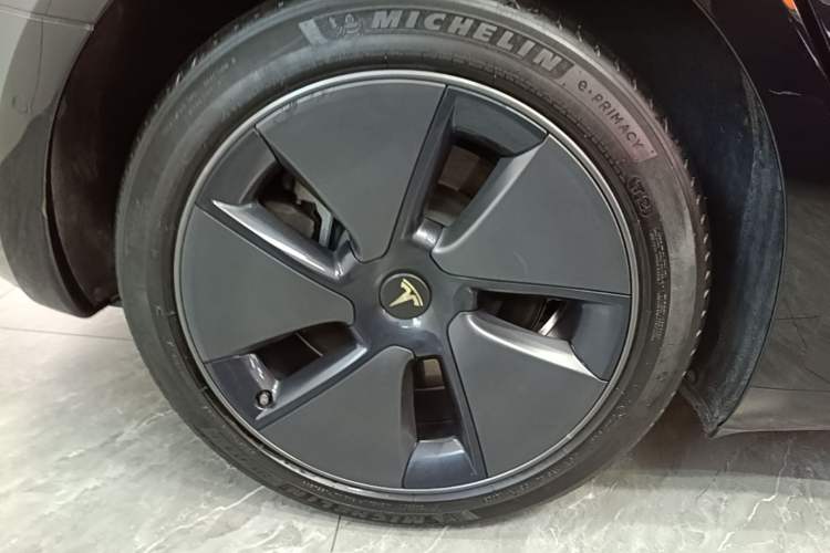 Used Tesla Model 3 2022 Rear-Wheel-Drive Version Right Rear Wheel Hub