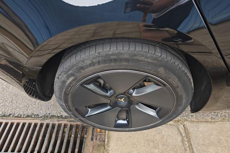 Used Tesla Model 3 2022 Rear-Wheel-Drive Version Right Rear Wheel Hub