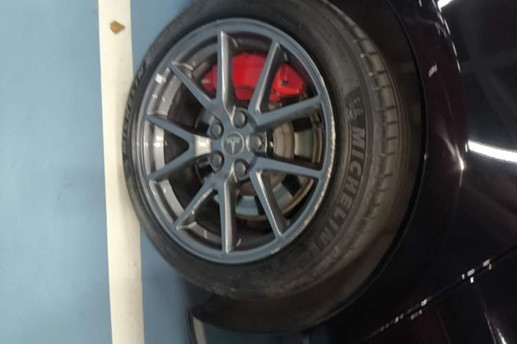 Used Tesla Model 3 2022 Rear-Wheel-Drive Version Right Rear Wheel Hub