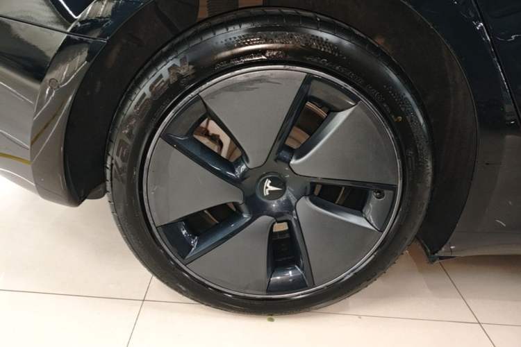 Used Tesla Model 3 2022 Rear-Wheel-Drive Version Right Rear Wheel Hub
