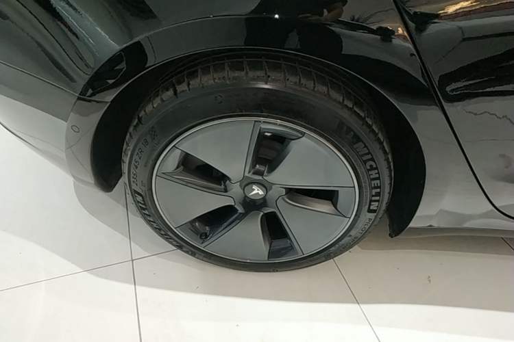Used Tesla Model 3 2022 Rear-Wheel-Drive Version Right Rear Wheel Hub