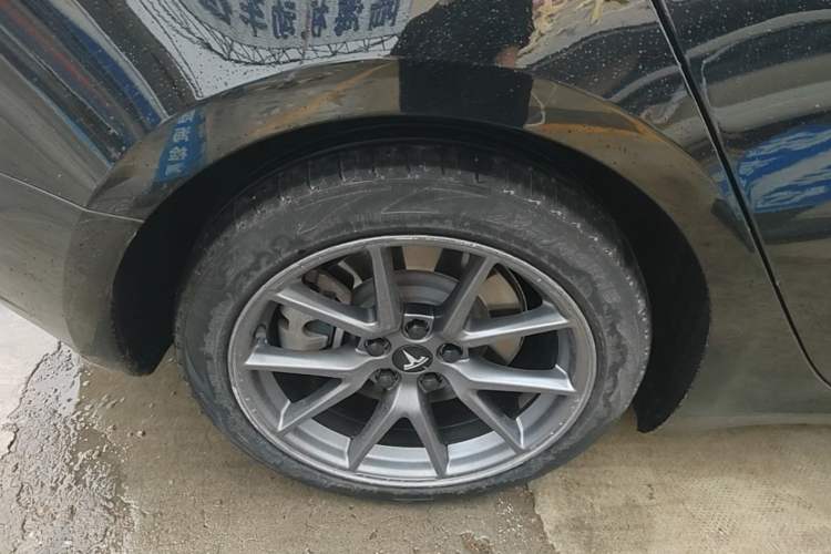 Used Tesla Model 3 2022 Rear-Wheel-Drive Version Right Rear Wheel Hub