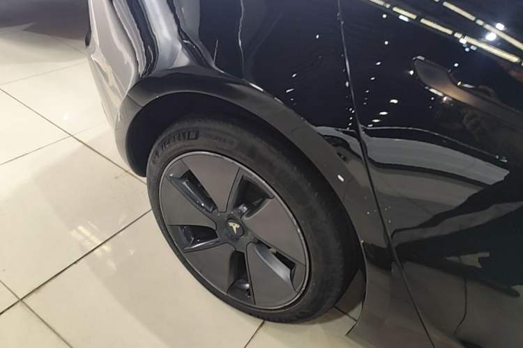 Used Tesla Model 3 2022 Rear-Wheel-Drive Version Right Rear Wheel Hub