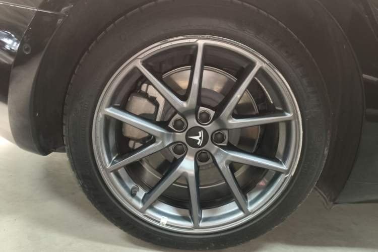 Used Tesla Model 3 2022 Rear-Wheel-Drive Version Right Rear Wheel Hub