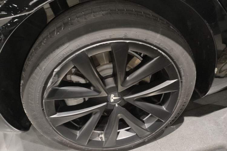 Used Tesla Model 3 2022 Rear-Wheel-Drive Version Right Rear Wheel Hub
