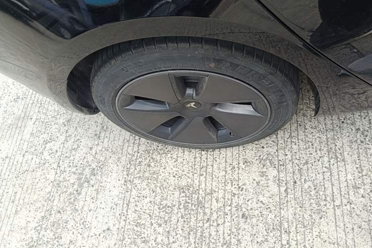 Used Tesla Model 3 2022 Rear-Wheel-Drive Version Right Rear Wheel Hub