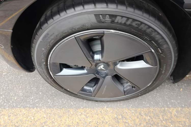 Used Tesla Model 3 2022 Rear-Wheel-Drive Version Right Rear Wheel Hub