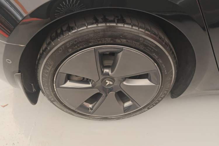 Used Tesla Model 3 2022 Rear-Wheel-Drive Version Right Rear Wheel Hub