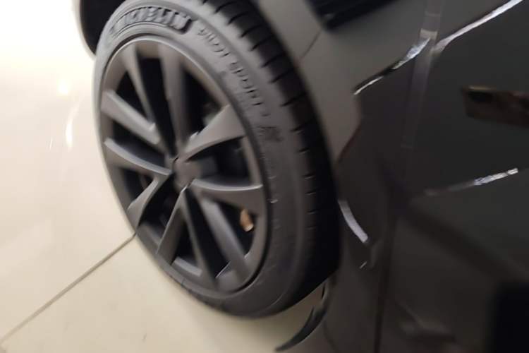 Used Tesla Model 3 2022 Rear-Wheel-Drive Version Right Rear Wheel Hub