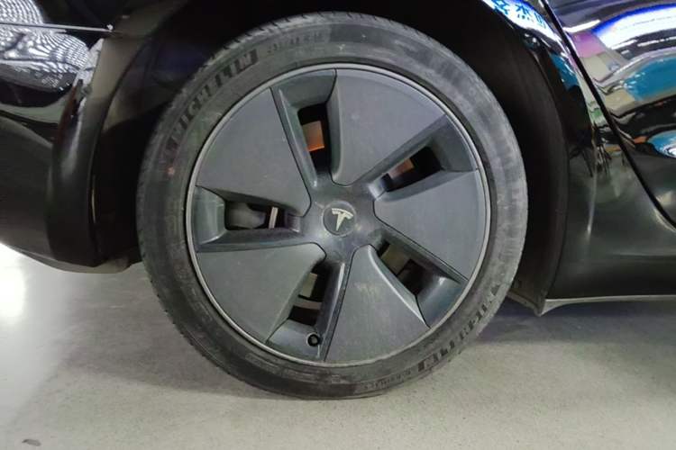 Used Tesla Model 3 2022 Rear-Wheel-Drive Version Right Rear Wheel Hub
