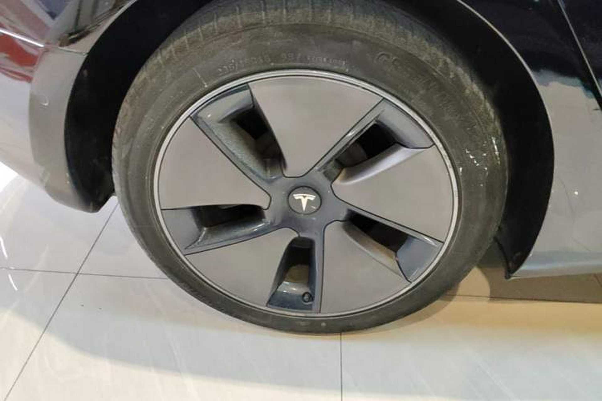 Used Tesla Model 3 2022 Rear-Wheel-Drive Version Right Rear Wheel Hub