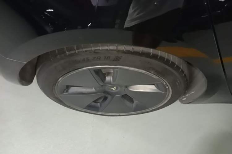 Used Tesla Model 3 2022 Rear-Wheel-Drive Version Right Rear Wheel Hub
