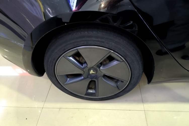 Used Tesla Model 3 2022 Rear-Wheel-Drive Version Right Rear Wheel Hub