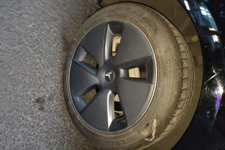 Used Tesla Model 3 2022 Rear-Wheel-Drive Version Right Rear Wheel Hub