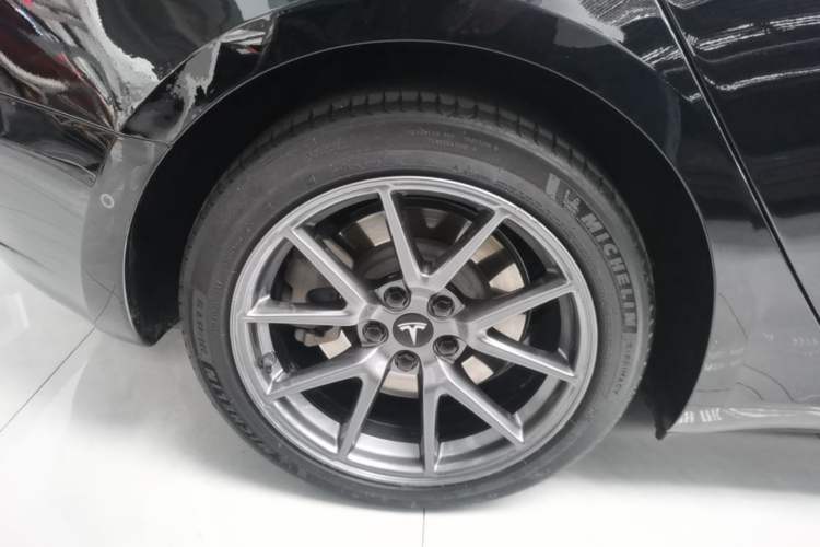Used Tesla Model 3 2022 Rear-Wheel-Drive Version Right Rear Wheel Hub