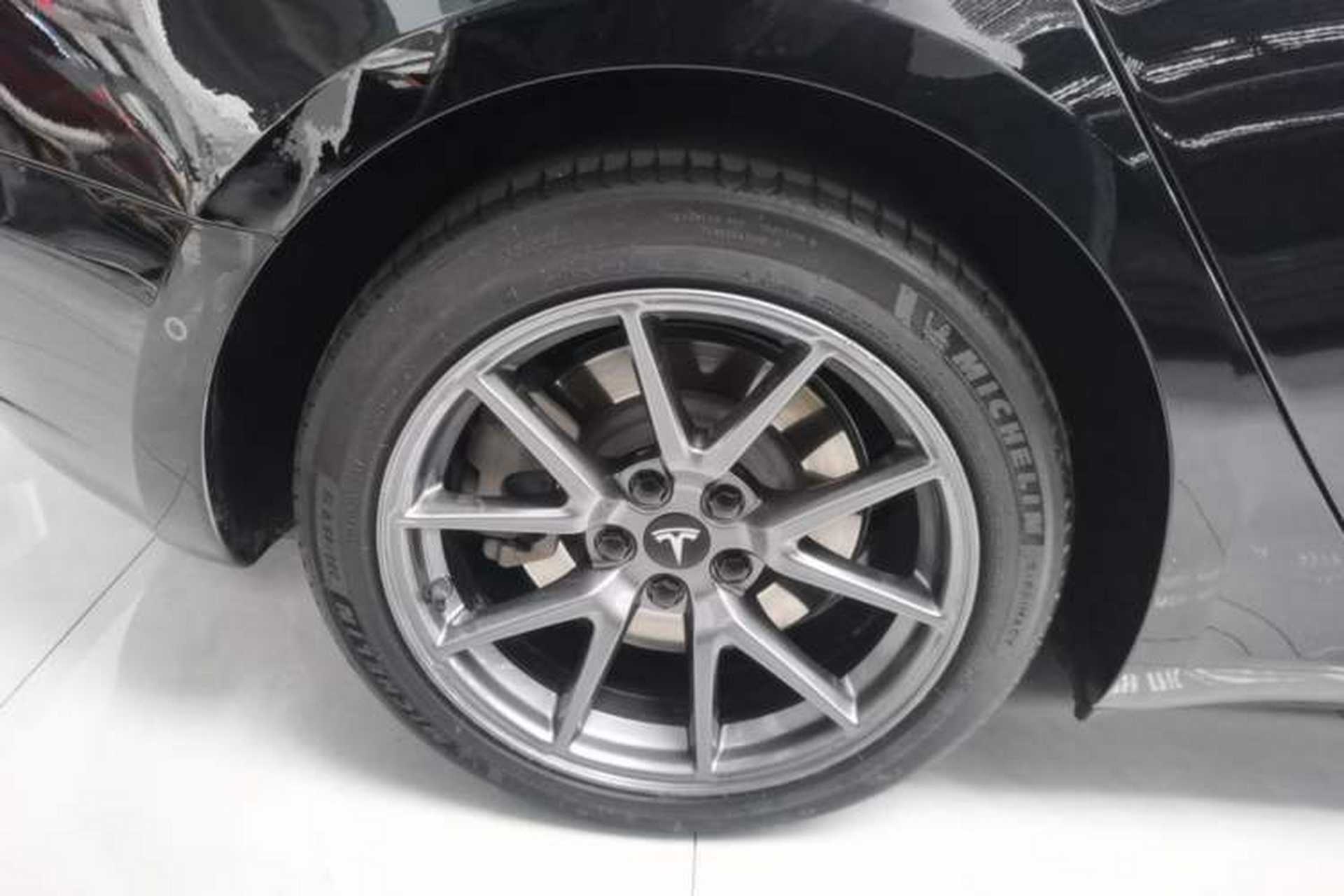 Used Tesla Model 3 2022 Rear-Wheel-Drive Version Right Rear Wheel Hub