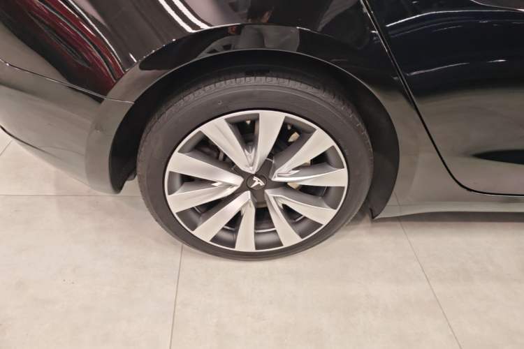 Used Tesla Model 3 2022 Rear-Wheel-Drive Version Right Rear Wheel Hub