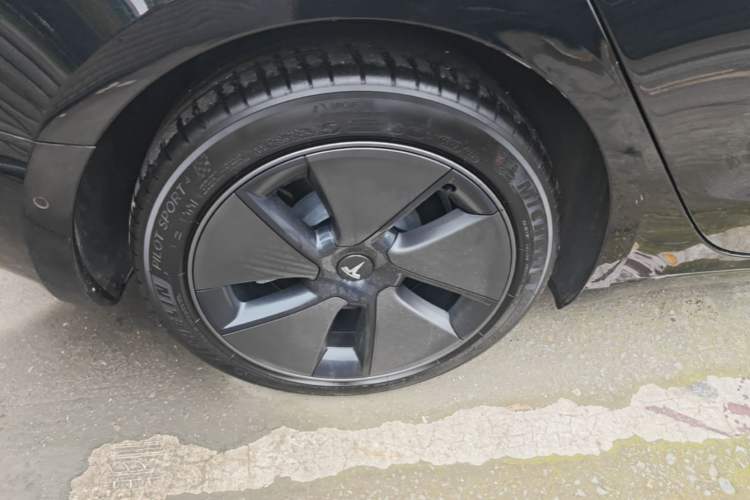 Used Tesla Model 3 2022 Rear-Wheel-Drive Version Right Rear Wheel Hub