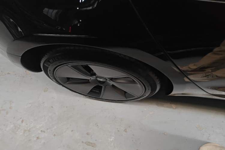 Used Tesla Model 3 2022 Rear-Wheel-Drive Version Right Rear Wheel Hub